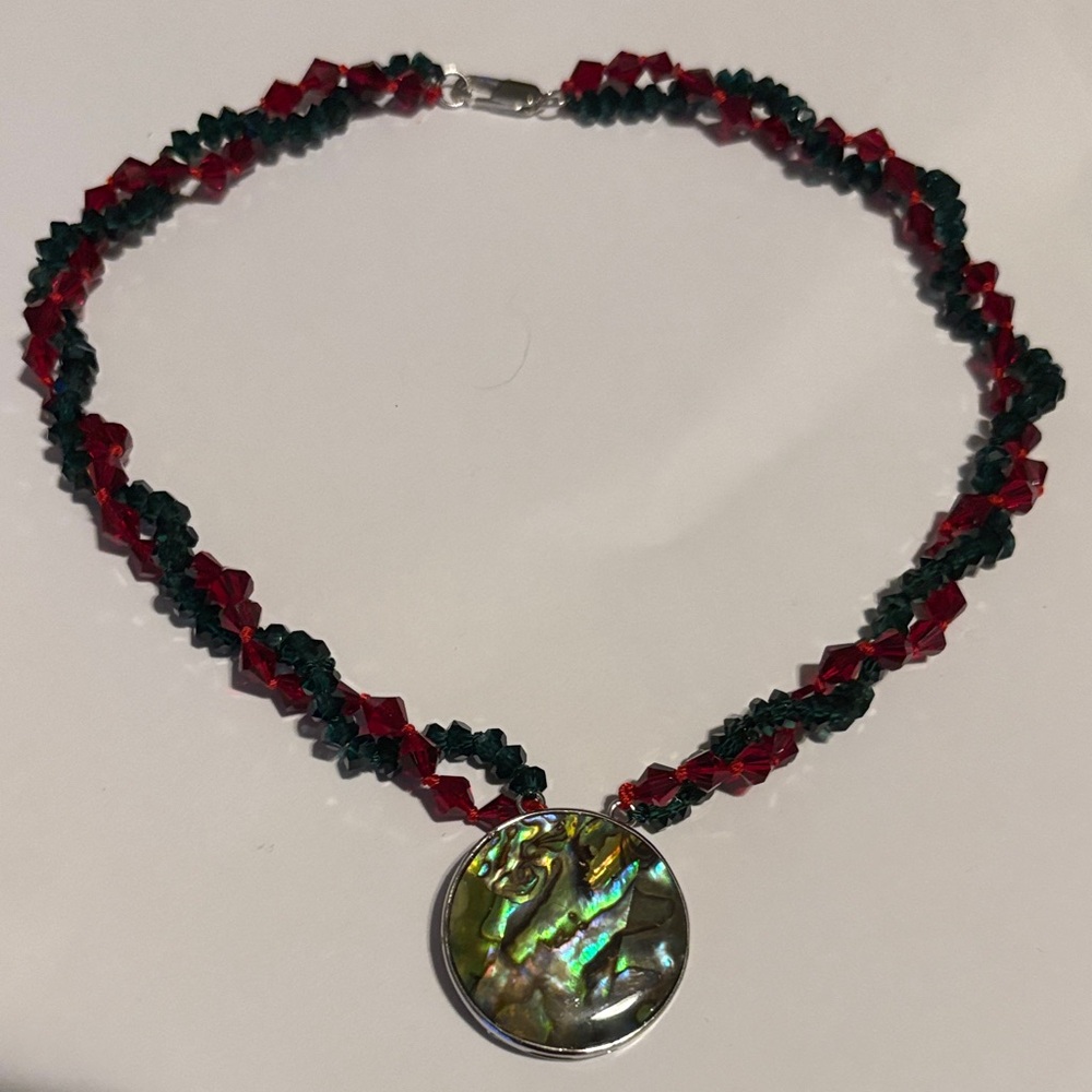 Elegant Abalone Pendant Necklace